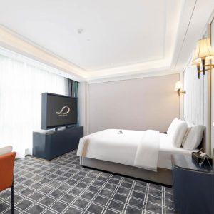 King-Size-Upholstered-Bed-Frame